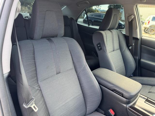 クラウンハイブリッド アスリートＳ　後期モデル　４４７００ｋｍ　ＷＯＲＫ　ＶＳ－ＸＶ１９インチ　ＴＥＩＮ車高調　ＶＡＬＥＮＴＩテール　キャンバーアダプター　４本出しマフラー　Ｂｌｕｅｔｏｏｔｈ対応　レギュラーガソリン車　スマートキー２本（53枚目）