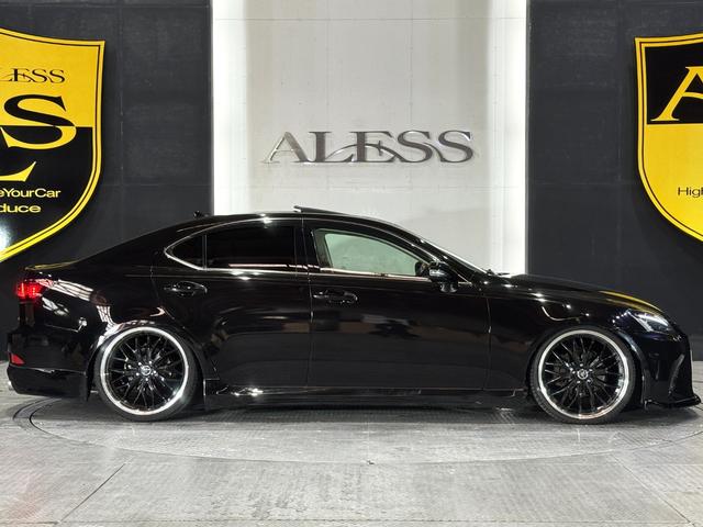 ＩＳ ＩＳ２５０　バージョンＬ　後期モデル　マクレビ　革シート　サンルーフ　現行ルックスピンドルグリルキット　フルエアロ　マルチフォルケッタ２０インチホイール　新品車高調　Ｂｌｕｅｔｏｏｔｈオーディオ対応　バックカメラ　社外マフラー（33枚目）