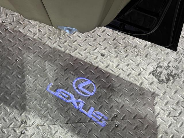 ＩＳ ＩＳ２５０　バージョンＬ　後期モデル　マクレビ　革シート　サンルーフ　現行ルックスピンドルグリルキット　フルエアロ　マルチフォルケッタ２０インチホイール　新品車高調　Ｂｌｕｅｔｏｏｔｈオーディオ対応　バックカメラ　社外マフラー（57枚目）