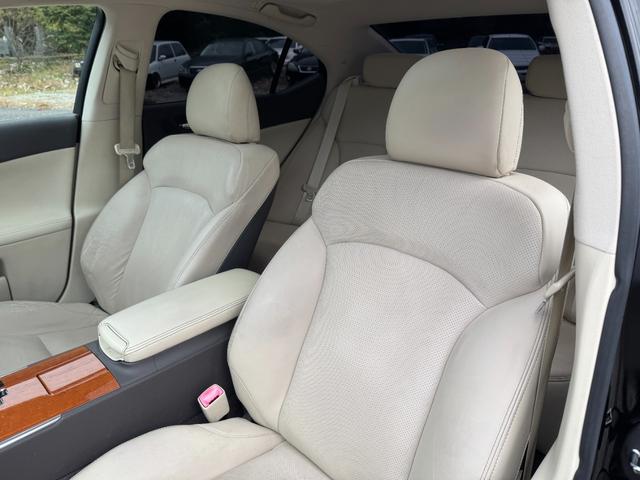 ＩＳ ＩＳ２５０　バージョンＬ　後期モデル　マクレビ　革シート　サンルーフ　現行ルックスピンドルグリルキット　フルエアロ　マルチフォルケッタ２０インチホイール　新品車高調　Ｂｌｕｅｔｏｏｔｈオーディオ対応　バックカメラ　社外マフラー（62枚目）