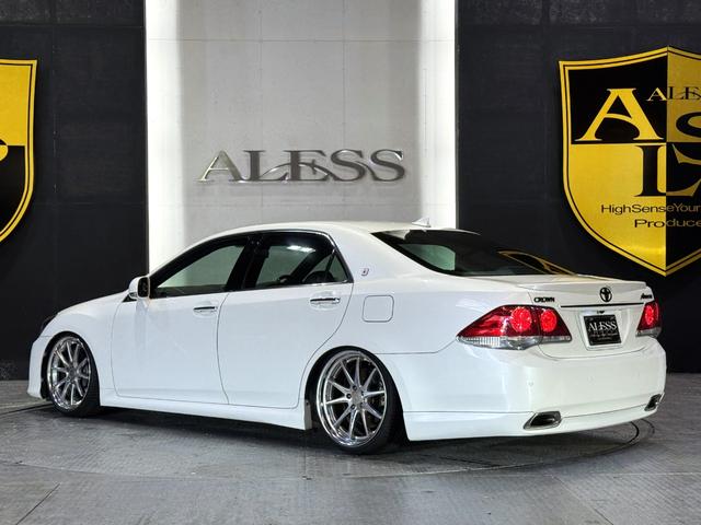 クラウン アスリート 後期モデル 黒革シート Bluetooth対応 RSR車高調 WORKグノーシス20インチ タイヤ4本新品組換済 アルパオンリアモニター ZEESマフラー 天張張替 ウッド調内装パネル セキュリティ(3枚目)