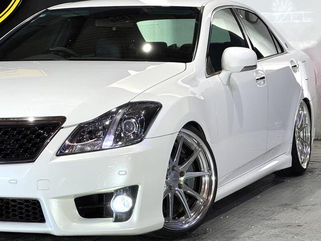 クラウン アスリート 後期モデル 黒革シート Bluetooth対応 RSR車高調 WORKグノーシス20インチ タイヤ4本新品組換済 アルパオンリアモニター ZEESマフラー 天張張替 ウッド調内装パネル セキュリティ(4枚目)