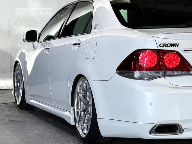 クラウン アスリート 後期モデル 黒革シート Bluetooth対応 RSR車高調 WORKグノーシス20インチ タイヤ4本新品組換済 アルパオンリアモニター ZEESマフラー 天張張替 ウッド調内装パネル セキュリティ(26枚目)