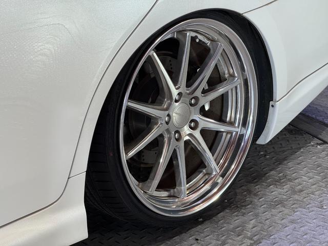 クラウン アスリート 後期モデル 黒革シート Bluetooth対応 RSR車高調 WORKグノーシス20インチ タイヤ4本新品組換済 アルパオンリアモニター ZEESマフラー 天張張替 ウッド調内装パネル セキュリティ(35枚目)