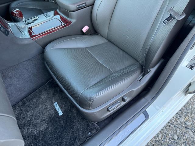 クラウン アスリート 後期モデル 黒革シート Bluetooth対応 RSR車高調 WORKグノーシス20インチ タイヤ4本新品組換済 アルパオンリアモニター ZEESマフラー 天張張替 ウッド調内装パネル セキュリティ(59枚目)