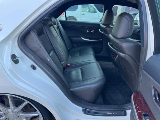 クラウン アスリート 後期モデル 黒革シート Bluetooth対応 RSR車高調 WORKグノーシス20インチ タイヤ4本新品組換済 アルパオンリアモニター ZEESマフラー 天張張替 ウッド調内装パネル セキュリティ(60枚目)