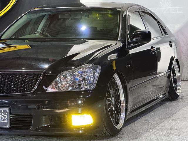 クラウン アスリート　６０ｔｈスペシャルエディション　ゼロクラ後期　イデアルエアサス　メーガンレーシングアッパーアーム　シートカバー　４本出しマフラー　電磁弁リモコン式エアサスキット　公認車検可　ロクサーニ２０インチホイール　バックモニター（4枚目）