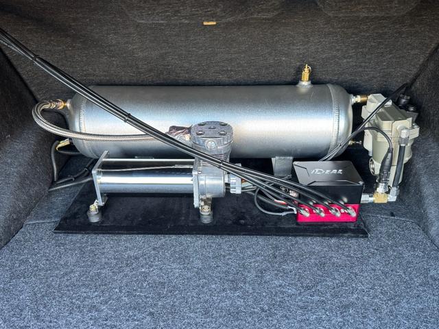 クラウン アスリート　６０ｔｈスペシャルエディション　ゼロクラ後期　イデアルエアサス　メーガンレーシングアッパーアーム　シートカバー　４本出しマフラー　電磁弁リモコン式エアサスキット　公認車検可　ロクサーニ２０インチホイール　バックモニター（36枚目）