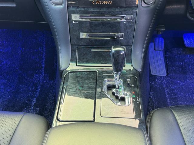 クラウン アスリート　６０ｔｈスペシャルエディション　ゼロクラ後期　イデアルエアサス　メーガンレーシングアッパーアーム　シートカバー　４本出しマフラー　電磁弁リモコン式エアサスキット　公認車検可　ロクサーニ２０インチホイール　バックモニター（47枚目）