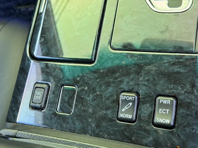 クラウン アスリート　６０ｔｈスペシャルエディション　ゼロクラ後期　イデアルエアサス　メーガンレーシングアッパーアーム　シートカバー　４本出しマフラー　電磁弁リモコン式エアサスキット　公認車検可　ロクサーニ２０インチホイール　バックモニター（51枚目）