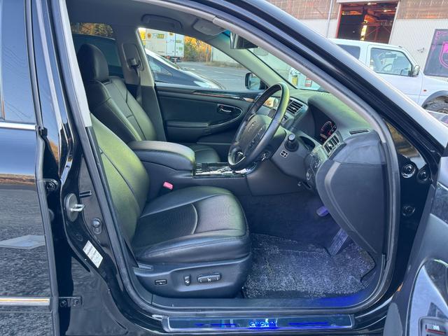 クラウン アスリート　６０ｔｈスペシャルエディション　ゼロクラ後期　イデアルエアサス　メーガンレーシングアッパーアーム　シートカバー　４本出しマフラー　電磁弁リモコン式エアサスキット　公認車検可　ロクサーニ２０インチホイール　バックモニター（59枚目）