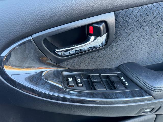 クラウン アスリート　６０ｔｈスペシャルエディション　ゼロクラ後期　イデアルエアサス　メーガンレーシングアッパーアーム　シートカバー　４本出しマフラー　電磁弁リモコン式エアサスキット　公認車検可　ロクサーニ２０インチホイール　バックモニター（62枚目）