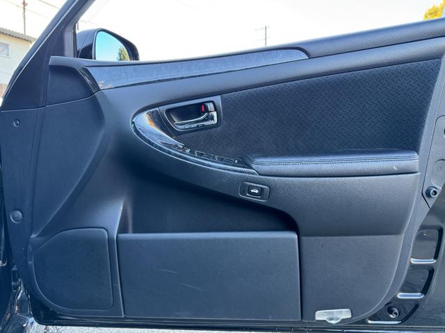 クラウン アスリート　６０ｔｈスペシャルエディション　ゼロクラ後期　イデアルエアサス　メーガンレーシングアッパーアーム　シートカバー　４本出しマフラー　電磁弁リモコン式エアサスキット　公認車検可　ロクサーニ２０インチホイール　バックモニター（80枚目）