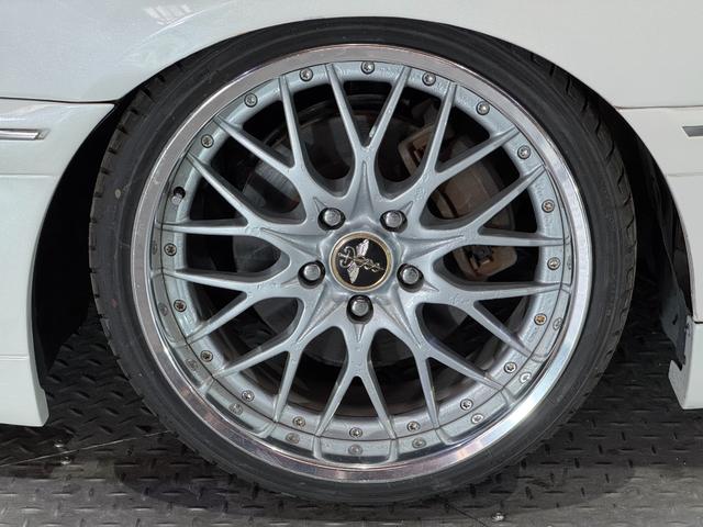 クラウン アスリートＶ　後期モデル　１ＪＺターボエンジン　ＡＩＭＧＡＩＮフルエアロ　ＲＳＲ車高調　メデューサ１８インチホイール　前後アッパーアーム　マフラー　１ＪＺＧＴＥエンジン（9枚目）