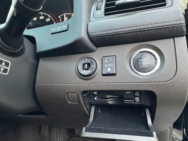 クラウン 2.5アスリート ナビパッケージ 200系 黒革シート 新品車高調 レグザス20インチホイール タイヤ4本新品交換済 フルエアロ ZEROパワーチャンバー クスコタワーバー Bluetoothオーディオ対応 パワーシートシートヒーター(52枚目)