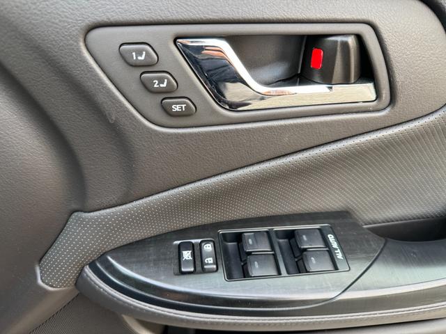 クラウン 2.5アスリート ナビパッケージ 200系 黒革シート 新品車高調 レグザス20インチホイール タイヤ4本新品交換済 フルエアロ ZEROパワーチャンバー クスコタワーバー Bluetoothオーディオ対応 パワーシートシートヒーター(53枚目)