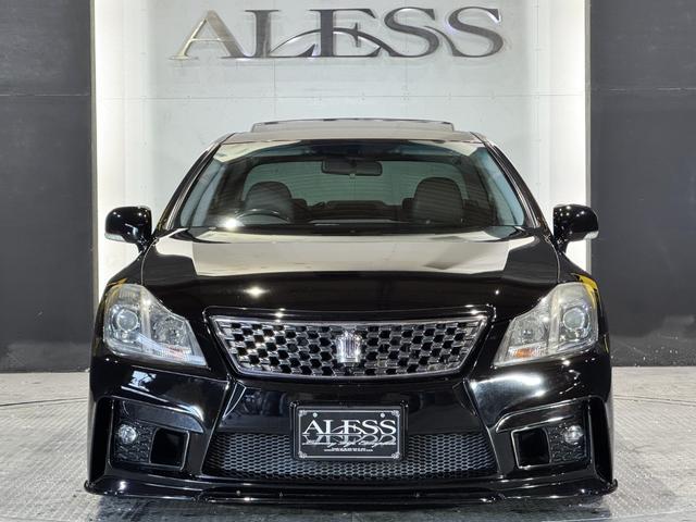 クラウン アスリート　２００系後期モデル　黒革シートサンルーフ　Ｂｌｕｅｔｏｏｔｈオーディオ対応　レギュラーガソリン　ＡＩＭＧＡＩＮフルエアロ　カールソン２０インチ　ＡＩＭＧＡＩＮマフラー　コンビステアリング　ＲＳＲ車高調（11枚目）