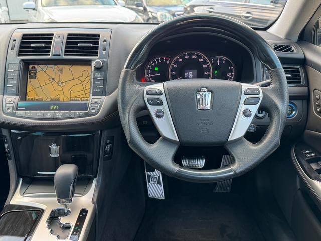 クラウン アスリート　２００系後期モデル　黒革シートサンルーフ　Ｂｌｕｅｔｏｏｔｈオーディオ対応　レギュラーガソリン　ＡＩＭＧＡＩＮフルエアロ　カールソン２０インチ　ＡＩＭＧＡＩＮマフラー　コンビステアリング　ＲＳＲ車高調（41枚目）