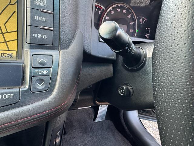 クラウン アスリート　２００系後期モデル　黒革シートサンルーフ　Ｂｌｕｅｔｏｏｔｈオーディオ対応　レギュラーガソリン　ＡＩＭＧＡＩＮフルエアロ　カールソン２０インチ　ＡＩＭＧＡＩＮマフラー　コンビステアリング　ＲＳＲ車高調（49枚目）