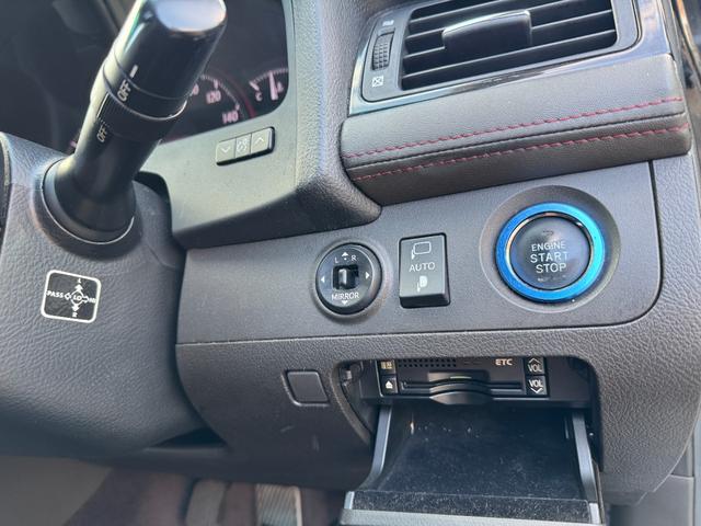 クラウン アスリート　２００系後期モデル　黒革シートサンルーフ　Ｂｌｕｅｔｏｏｔｈオーディオ対応　レギュラーガソリン　ＡＩＭＧＡＩＮフルエアロ　カールソン２０インチ　ＡＩＭＧＡＩＮマフラー　コンビステアリング　ＲＳＲ車高調（52枚目）