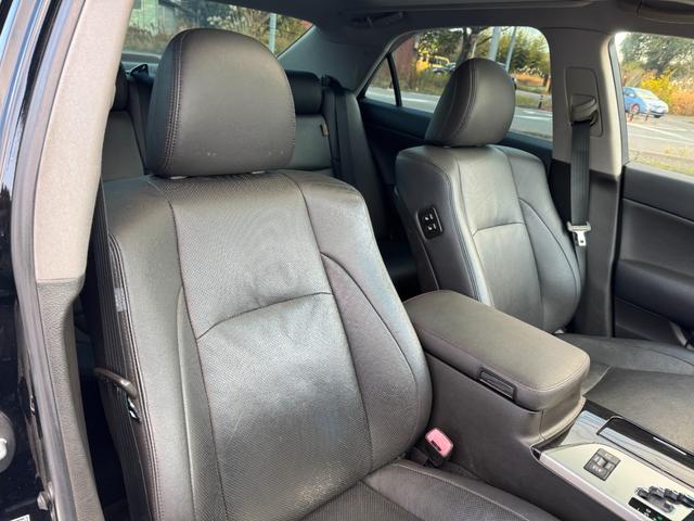 クラウン アスリート　２００系後期モデル　黒革シートサンルーフ　Ｂｌｕｅｔｏｏｔｈオーディオ対応　レギュラーガソリン　ＡＩＭＧＡＩＮフルエアロ　カールソン２０インチ　ＡＩＭＧＡＩＮマフラー　コンビステアリング　ＲＳＲ車高調（55枚目）