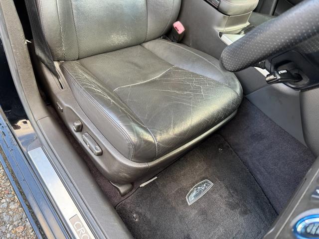 クラウン アスリート　２００系後期モデル　黒革シートサンルーフ　Ｂｌｕｅｔｏｏｔｈオーディオ対応　レギュラーガソリン　ＡＩＭＧＡＩＮフルエアロ　カールソン２０インチ　ＡＩＭＧＡＩＮマフラー　コンビステアリング　ＲＳＲ車高調（56枚目）