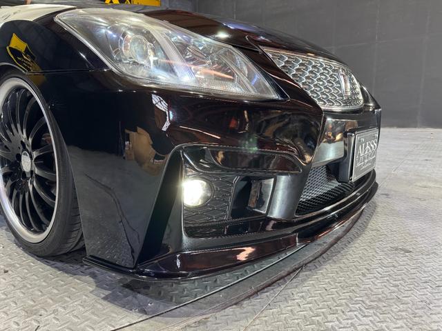 クラウン アスリート　２００系後期モデル　黒革シートサンルーフ　Ｂｌｕｅｔｏｏｔｈオーディオ対応　レギュラーガソリン　ＡＩＭＧＡＩＮフルエアロ　カールソン２０インチ　ＡＩＭＧＡＩＮマフラー　コンビステアリング　ＲＳＲ車高調（68枚目）