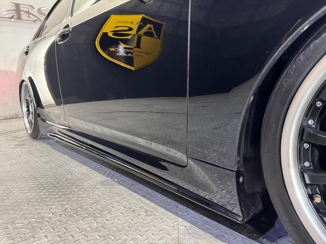 クラウン アスリート　２００系後期モデル　黒革シートサンルーフ　Ｂｌｕｅｔｏｏｔｈオーディオ対応　レギュラーガソリン　ＡＩＭＧＡＩＮフルエアロ　カールソン２０インチ　ＡＩＭＧＡＩＮマフラー　コンビステアリング　ＲＳＲ車高調（69枚目）