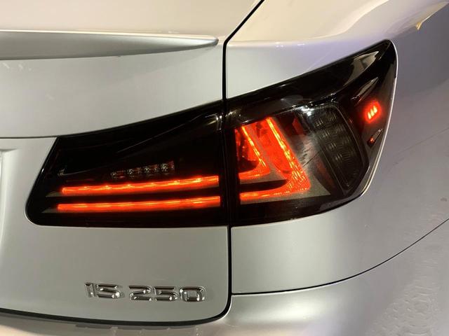 ＩＳ ＩＳ２５０　バージョンＬ　黒革シート　スピンドルグリルキット　ＴＥＩＮ車高調　ＷＯＲＫデュランダル１９インチホイール　３眼ＬＥＤヘッドライト　　ＬＥＤテール　スマートキープッシュスタート　シートヒーター＆エアコン　バックカメラ（32枚目）