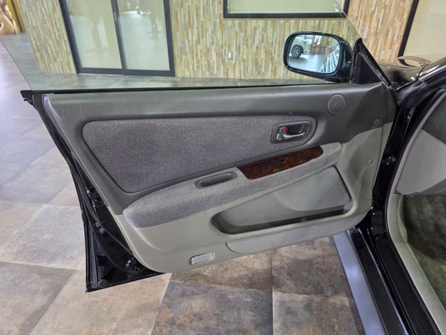 マークII グランデ 修復歴無 AT車 2500cc 新規全塗装施工 新品フルエアロ 新品フルタップ車高調 シュティッヒエボリューション17インチアルミホイール新品タイヤ 新品マフラーカッター(47枚目)