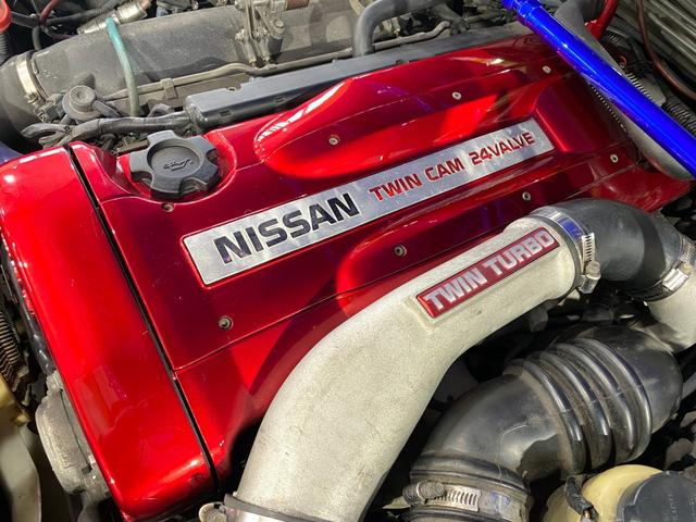 スカイライン ２５ＧＴ　ＧＴ－Ｒエンジン載替公認済　５速マニュアル載替公認済み　ベイサイドブルー全塗装　新品エアロ　車高調　新品１８アルミホイール　砲弾マフラー　ＧＴ－Ｖビッグキャリパー移設　新品スリットローター（16枚目）