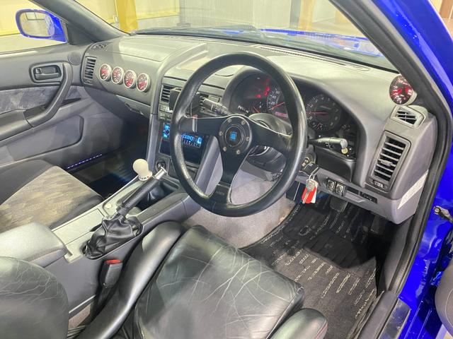 スカイライン ２５ＧＴ　ＧＴ－Ｒエンジン載替公認済　５速マニュアル載替公認済み　ベイサイドブルー全塗装　新品エアロ　車高調　新品１８アルミホイール　砲弾マフラー　ＧＴ－Ｖビッグキャリパー移設　新品スリットローター（17枚目）