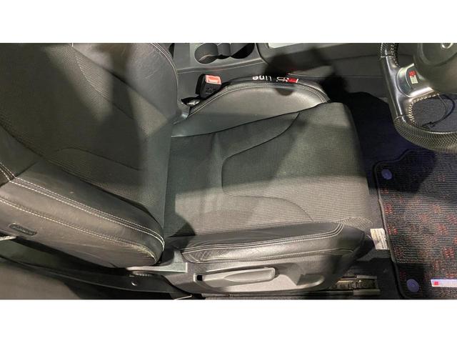 ＴＴクーペ ２．０ＴＦＳＩ　☆モードパルファムフルエアロ☆カズサス２独エアサス　イデアルコントロールユニット　公認取得☆クリムソン１９インチアルミホイール☆競技用マフラー☆社外ヘッドライト＆テールランプ☆（17枚目）