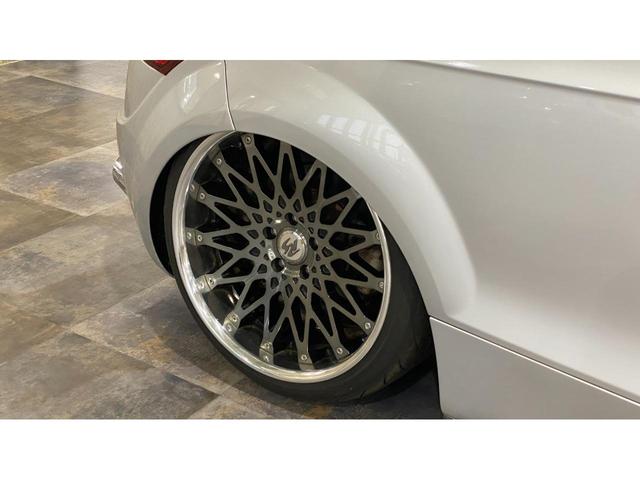 ＴＴクーペ ２．０ＴＦＳＩ　☆モードパルファムフルエアロ☆カズサス２独エアサス　イデアルコントロールユニット　公認取得☆クリムソン１９インチアルミホイール☆競技用マフラー☆社外ヘッドライト＆テールランプ☆（29枚目）