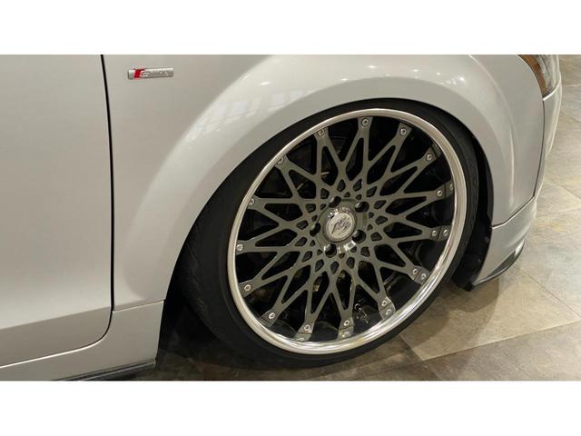 ＴＴクーペ ２．０ＴＦＳＩ　☆モードパルファムフルエアロ☆カズサス２独エアサス　イデアルコントロールユニット　公認取得☆クリムソン１９インチアルミホイール☆競技用マフラー☆社外ヘッドライト＆テールランプ☆（30枚目）