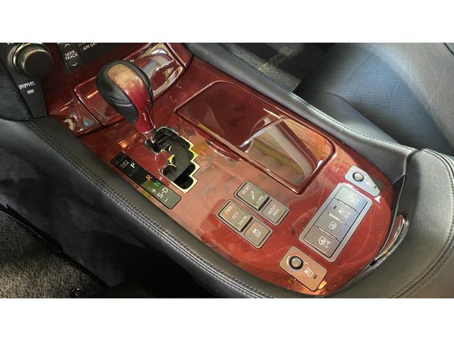 ＬＳ４６０ ベースグレード　★逆輸入車★２１インチアルミホイール★ＲＳＲフルタップ車高調★国内ナビ★サンルーフ★黒革シート★マークレビンソン★ＬＥＤ６００ｈヘッド★バックカメラ★ロゴ入りカラーキャリパー★（47枚目）