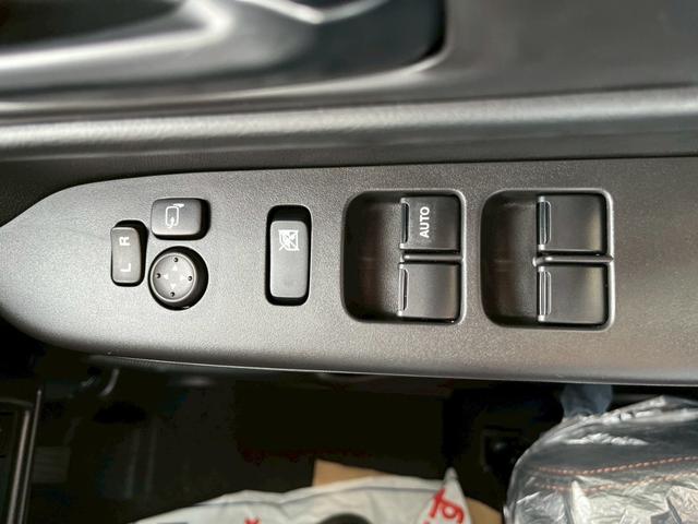 スペーシアギア ハイブリッドＸＺ　ＤＡＭＤカスタムカスタムＮＯＣＴフェイスチェンジキット＆ホイール＆ルーフキャリア・ハイブリッドＸＺ（４名）　前後ソナー　オートＬＥＤ　アクティブクルーズコントロール　インテリキー　ＬＥＤ　ルーフレール（29枚目）