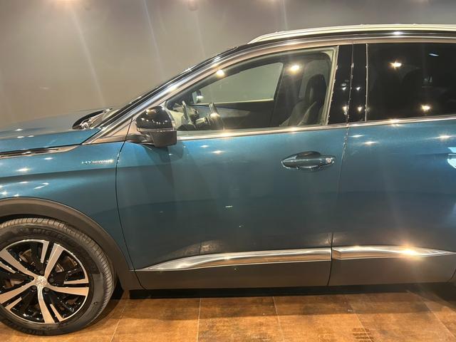 ３００８ ＧＴハイブリッド４　サンルーフ・アクティブクルーズコントロール／ＵＳＢ／Ｂｌｕｅｔｏｏｔｈ／ＡｐｐｌｅＣａｒＰｌａｙ／全方位カメラ／ハーフレザーシート／シートヒーター／社外前後ドライブレコーダー（6枚目）