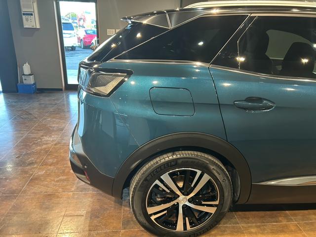 ３００８ ＧＴハイブリッド４　サンルーフ・アクティブクルーズコントロール／ＵＳＢ／Ｂｌｕｅｔｏｏｔｈ／ＡｐｐｌｅＣａｒＰｌａｙ／全方位カメラ／ハーフレザーシート／シートヒーター／社外前後ドライブレコーダー（9枚目）