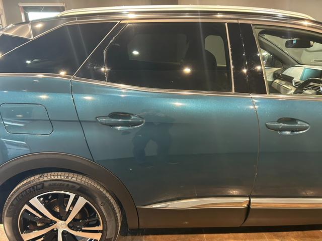 ３００８ ＧＴハイブリッド４　サンルーフ・アクティブクルーズコントロール／ＵＳＢ／Ｂｌｕｅｔｏｏｔｈ／ＡｐｐｌｅＣａｒＰｌａｙ／全方位カメラ／ハーフレザーシート／シートヒーター／社外前後ドライブレコーダー（10枚目）