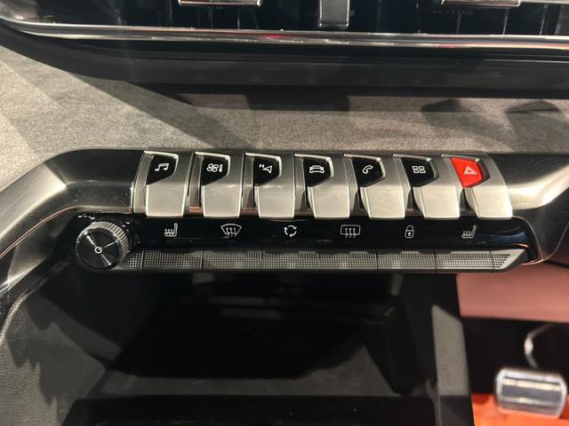 ３００８ ＧＴハイブリッド４　サンルーフ・アクティブクルーズコントロール／ＵＳＢ／Ｂｌｕｅｔｏｏｔｈ／ＡｐｐｌｅＣａｒＰｌａｙ／全方位カメラ／ハーフレザーシート／シートヒーター／社外前後ドライブレコーダー（22枚目）