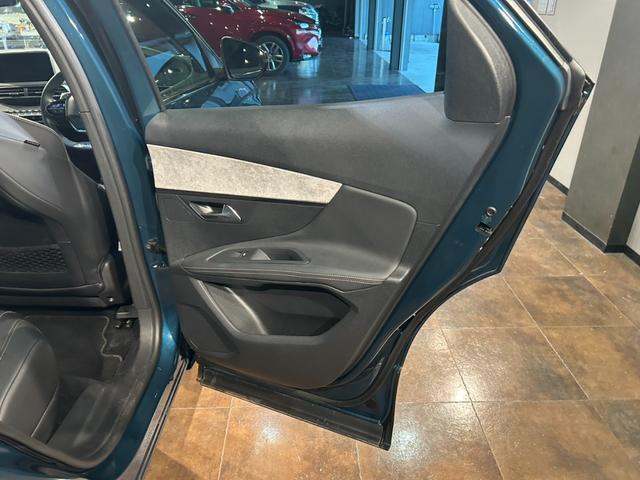 ３００８ ＧＴハイブリッド４　サンルーフ・アクティブクルーズコントロール／ＵＳＢ／Ｂｌｕｅｔｏｏｔｈ／ＡｐｐｌｅＣａｒＰｌａｙ／全方位カメラ／ハーフレザーシート／シートヒーター／社外前後ドライブレコーダー（30枚目）