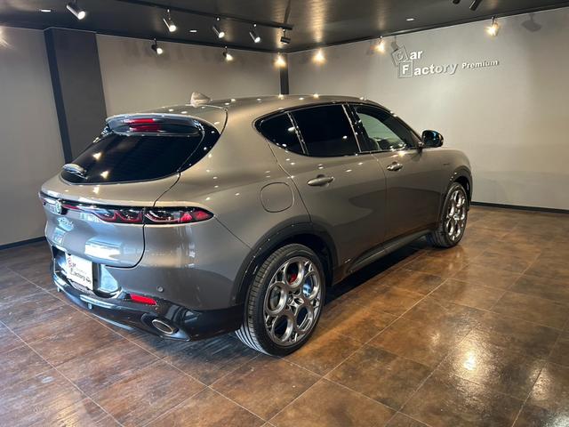 トナーレ プラグインハイブリッドQ4 ヴェローチェ 純正ナビ Bカメラ 全方位カメラ 黒革シート シートヒータークーラー アダプティブクルーズコントロール 衝突軽減ブレーキ レーンキープアシスト 前後ドラレコ ETC(5枚目)