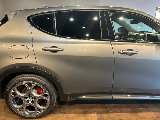 トナーレ プラグインハイブリッドQ4 ヴェローチェ 純正ナビ Bカメラ 全方位カメラ 黒革シート シートヒータークーラー アダプティブクルーズコントロール 衝突軽減ブレーキ レーンキープアシスト 前後ドラレコ ETC(13枚目)