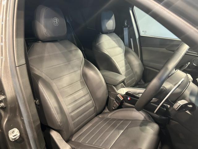 トナーレ プラグインハイブリッドQ4 ヴェローチェ 純正ナビ Bカメラ 全方位カメラ 黒革シート シートヒータークーラー アダプティブクルーズコントロール 衝突軽減ブレーキ レーンキープアシスト 前後ドラレコ ETC(32枚目)