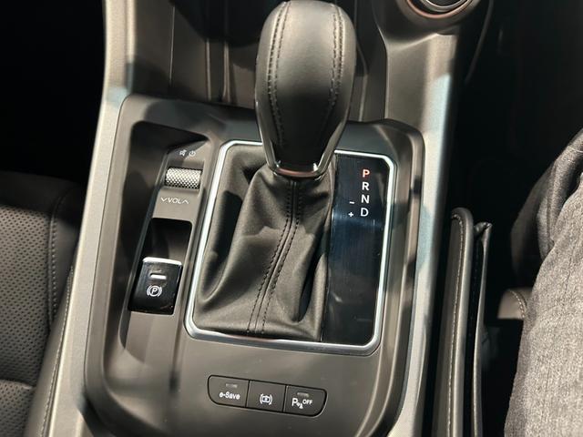 トナーレ プラグインハイブリッドQ4 ヴェローチェ 純正ナビ Bカメラ 全方位カメラ 黒革シート シートヒータークーラー アダプティブクルーズコントロール 衝突軽減ブレーキ レーンキープアシスト 前後ドラレコ ETC(41枚目)