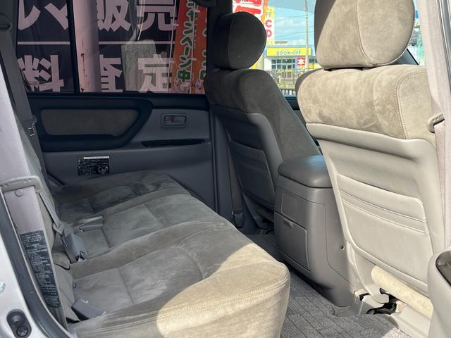 ランドクルーザー１００ ＶＸリミテッド６０ｔｈスペシャルエディション　バン登録変更済・サンルーフ・純正ナビ・バックカメラ・５速ＡＴ（23枚目）