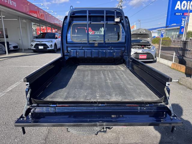 スーパーキャリイ Ｘ　デュアルセンサーブレーキ　オートライト　エアコンパワステ　前席パワーウィンドウ　ＨＩＤ（10枚目）