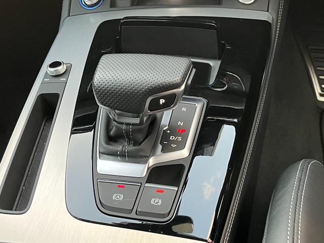 Q5スポーツバック 40TDIクワトロ Sライン・ディーゼルターボ・4WD ワンオ-ナ‐車・全方位カメラ・マトリックスLEDライト・ブラックスタイリング・シートヒーター・クリアランスソナー・純正19インチアルミ・電動リアゲート(31枚目)