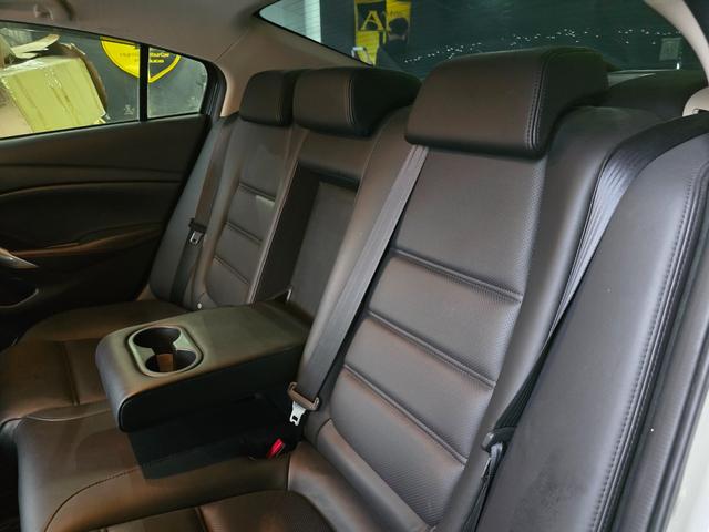 アテンザセダン ＸＤ　Ｌパッケージ　ハーフフルエアロ　ブリッツフルタップ車高調　２０インチアルミホイール　黒革シート　シートヒーター　ＨＤＤナビ　Ｂｌｕｅｔｏｏｔｈオーディオ　バックカメラ　フルセグＴＶ（41枚目）